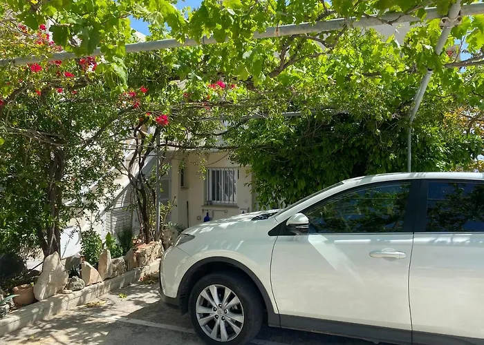 Sea View In Coral Bay *