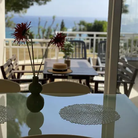 Апартаменты Sea View In Coral Bay *