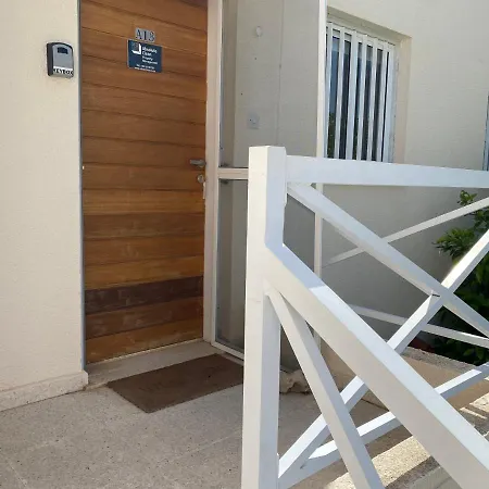 Апартаменты Sea View In Coral Bay *