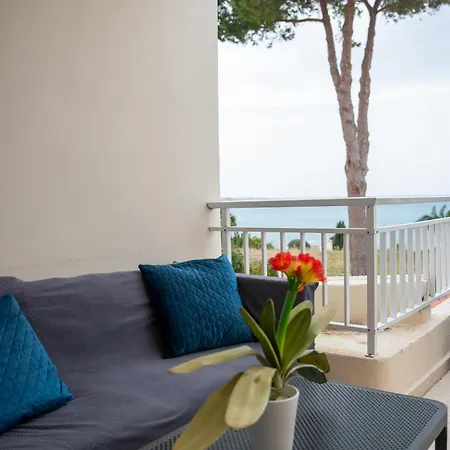 Апартаменты Sea View In Coral Bay